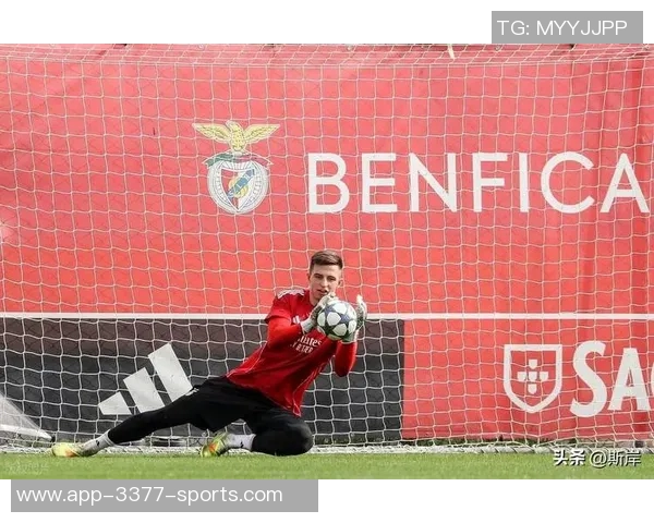 尤文等豪门瞄准本菲卡17岁后卫福尔莫索穆帅称其为新一代小麦 尤文等豪门瞄准本菲卡17岁后卫福尔莫索穆帅称其为新一代小麦